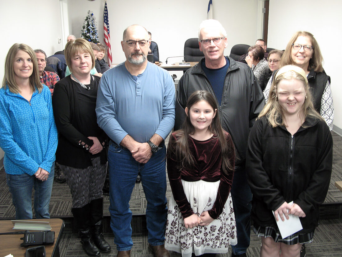 Charity, cheerleaders and lights go before Follansbee Council News